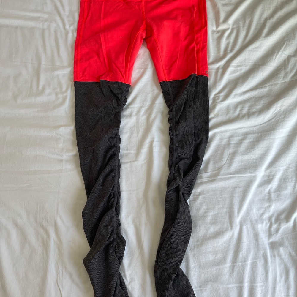 ALO Yoga Woman’s Red and Black Leggings